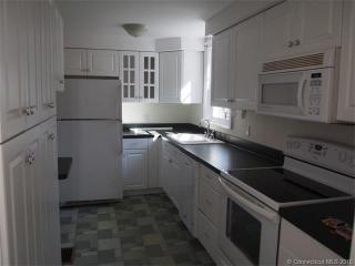 145 Ledge Hill Rd, Guilford CT  06437-1024 exterior
