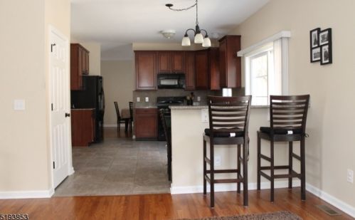 58 Main St, Peapack, NJ 07977-9800