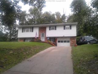 302 Elm St, Elkview, WV 25071-9408
