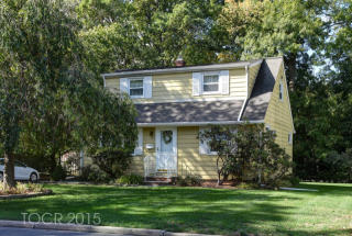 15 Gerard Dr, Waldwick, NJ 07463-1213