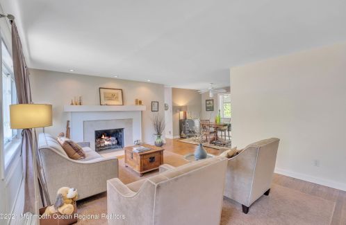 400 Parkview Ave, Tinton Falls NJ 07712-4732 exterior