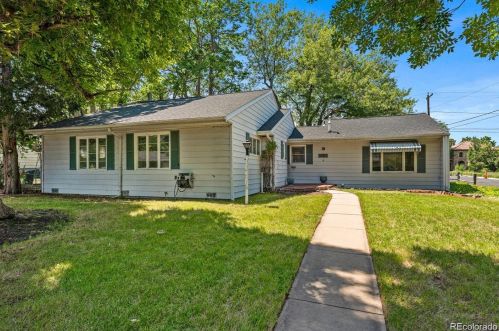 3201 Bellaire St, Denver CO  80207-1828 exterior