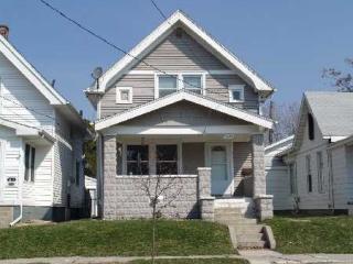 1611 Kelsey Ave, Toledo OH  43605-1716 exterior