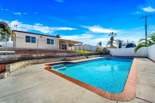 1030 Helix Ave, Chula Vista CA  91911-2232 exterior