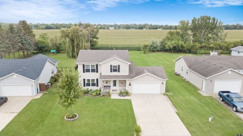 462 Lasalle Dr, Somonauk, IL 60552-9504