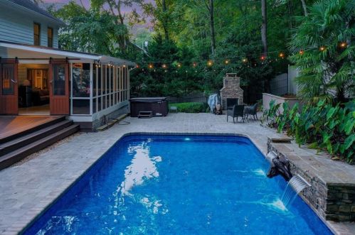 720 Mabry Rd, Atlanta GA  30328-2659 exterior