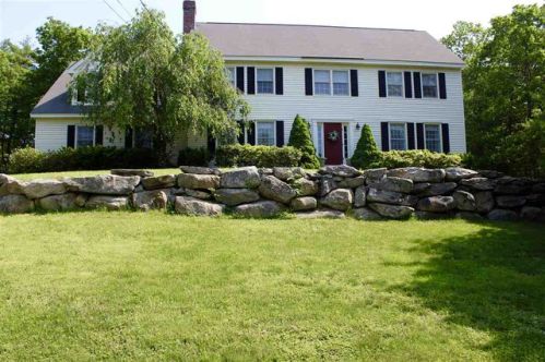 37 Westview Rd, Brookline, NH 03033-2438