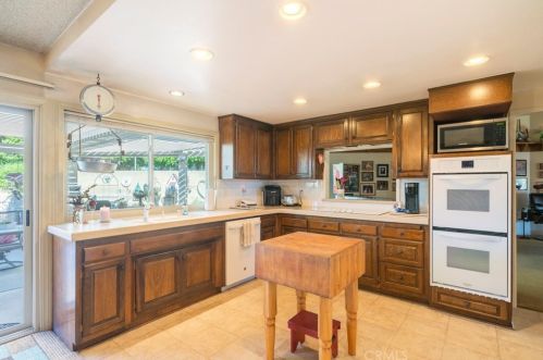 1640 Carnelian St, Anaheim CA  92802-2416 exterior