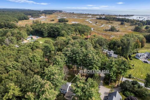40 Recreation Rd, Rye, NH 03870-2422