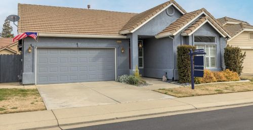 2213 Perth Dr, Modesto, CA 95355-8103