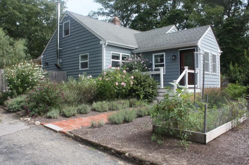 736 Alton Carolina Rd, Charlestown, RI 02813-3501