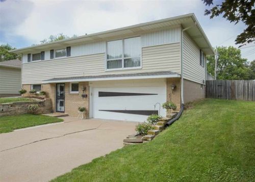 511 13th Ave, Coyne Center, IL 61264-3047
