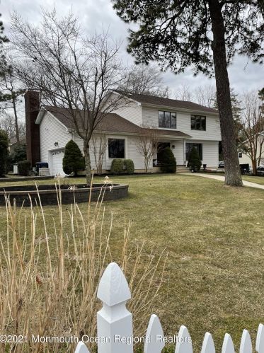 30 Tudor Dr, Tinton Falls, NJ 07712-3262