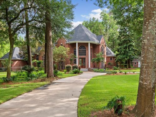 17511 Hawkin Ln, Tomball, TX 77377-3654