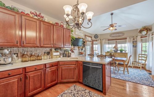 416 Prairieview Pkwy, Pingree Grove IL  60140-9626 exterior