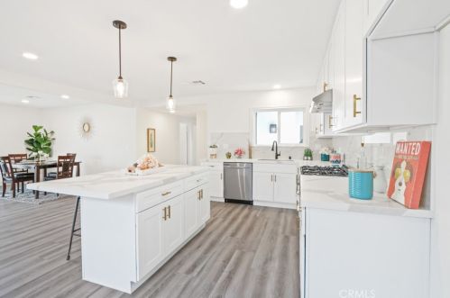 2913 Raymar St, Santa Ana CA  92704-1546 exterior