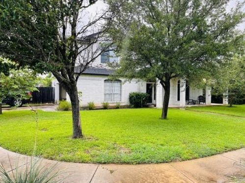 4428 Chickasaw Ct, Austin TX  78749-1127 exterior