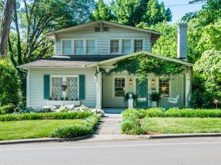 2320 Anderson Dr, Raleigh, NC 27608-1404