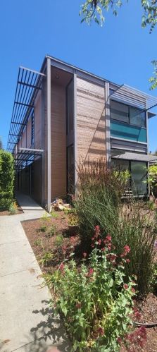 569 Lassen St, Los Altos, CA 94022-3911