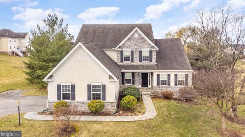 1595 Winsford Ln, York, PA 17404-9080