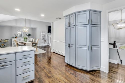 26 Perch Rd, Huntington CT  06484-1824 exterior