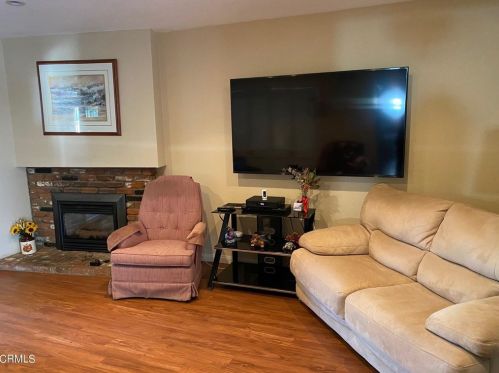 860 Azalea St, Oxnard, CA 93036-2801