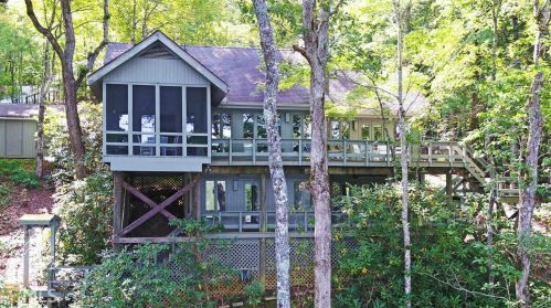 133 Ray Point Ln, Lakemont, GA 30552-2841
