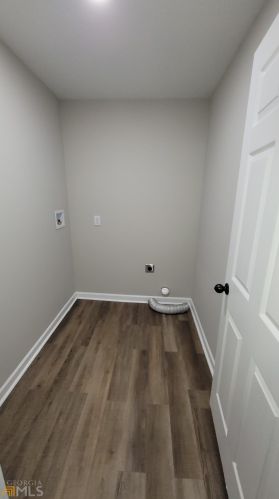 3260 Creekwood Dr, Rex GA  30273-2121 exterior