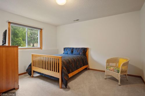 4460 Hamilton Dr, Saint Paul MN  55123-1974 exterior