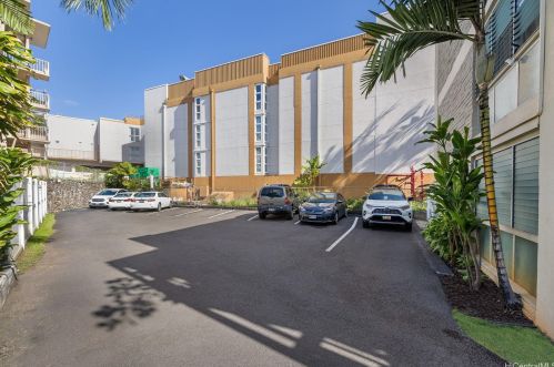 1662 Lewalani Dr, Honolulu, HI 96822-2715
