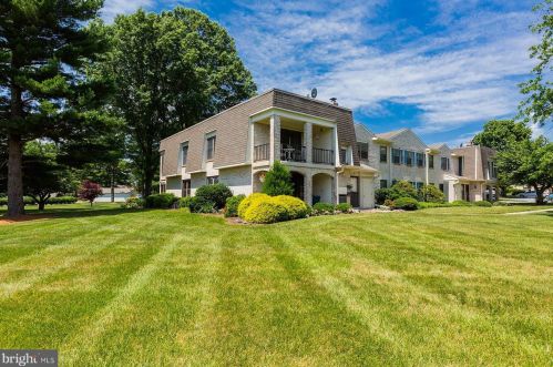 22 Valleybrook Dr, Lancaster PA  17601-4617 exterior