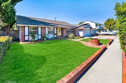 18957 Santa Clara Cir, Santa Ana, CA 92708-6316