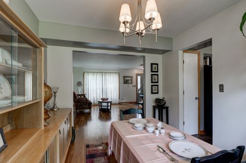 649 Sunrise Ct, Carol Stream IL  60188-1683 exterior