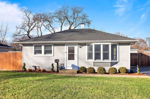 2607 Wilke Rd, Rolling Meadows, IL 60008-1659