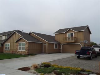 6311 Enzian Falls Dr, Pasco, WA 99301-9225