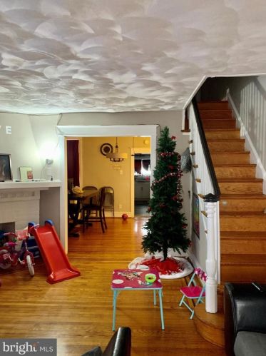 6022 16th St, Philadelphia, PA 19141-1908