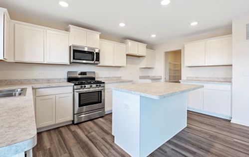 379 Hemlock Ln, Oswego, IL 60543-3501