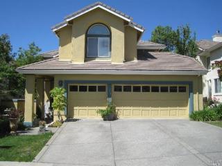 2953 Quail Hollow Dr, Fairfield, CA 94534-8305