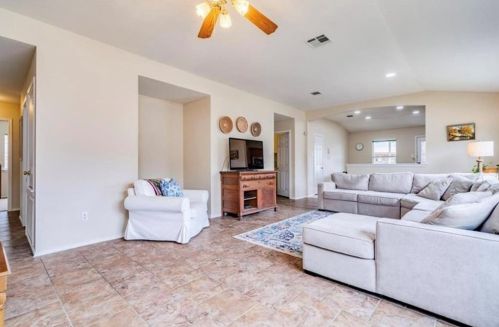 243 San Felipe Dr, Uhland TX  78640-4332 exterior