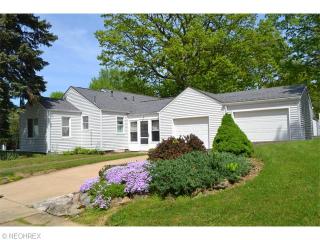 1307 Plymouth St, Massillon OH  44646-2203 exterior