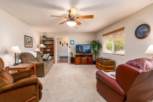 429 Nokomis Dr, Ukiah, CA 95482-5654