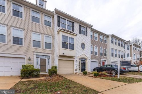 7050 Sauvage Ln, Gainesville, VA 20155-1672