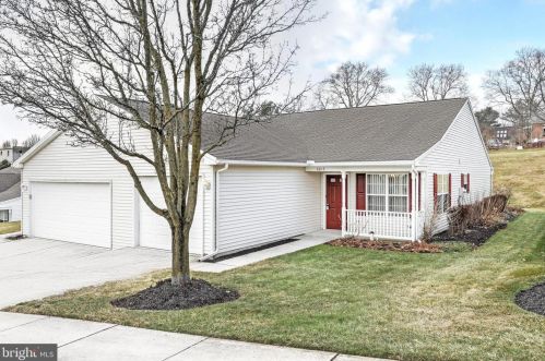 6812 Seneca Ridge Dr, York, PA 17403-9477