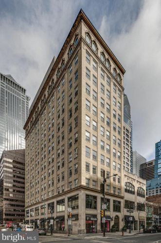 1737 Chestnut St, Philadelphia PA  19103-4137 exterior
