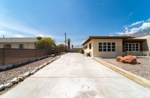 505 Tramview Rd, Palm Springs, CA 92262-1472
