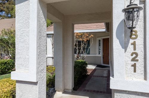 8121 Carriage Ln, Fair Oaks, CA 95628-5172