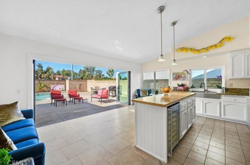 48 Carver, Irvine CA  92620-3319 exterior