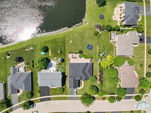 2247 Luther Lowell Ln, Sycamore IL  60178-8751 exterior