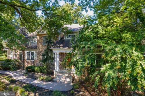 656 Farragut Ave, Tavistock, NJ 08033-3834