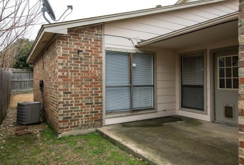 2263 Jackson Cir, Carrollton TX 75006-1655 exterior